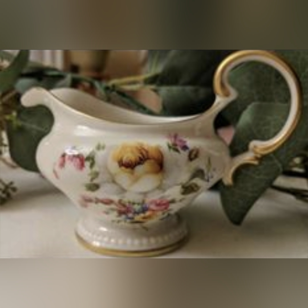 Castleton "Ascona" Bone China Creamer/Small pitcher USA Vintage Florals 3.25"H